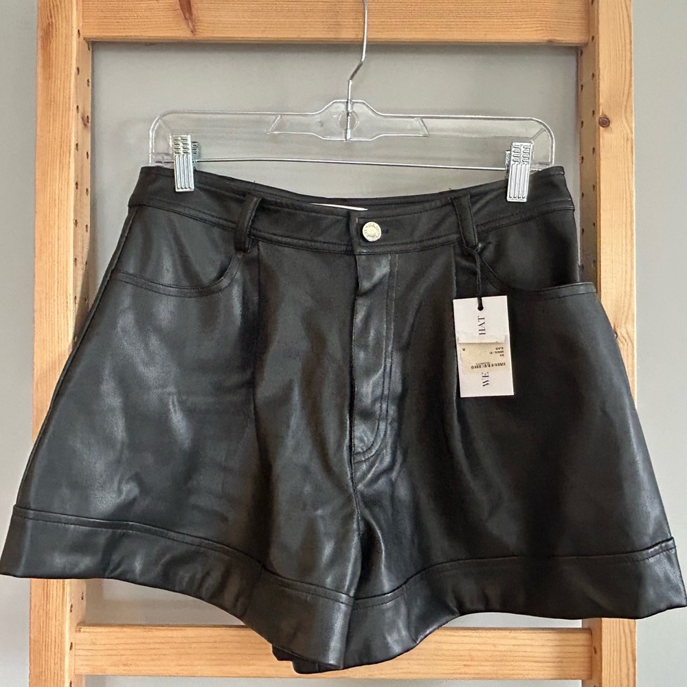 WE WORE WHAT Women's Black Faux Leather Cuffed Shorts Size 28 NWT